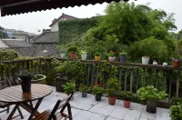 Chi and Chi Xun Youth Hostel