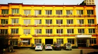 7Days Inn Chain Hotel (Xinzheng Longhu Engineering College) Hotels near Longhu Town