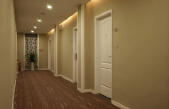 Guangzhou Four Seasons Hotel (Guangzhou North Station Huacheng Road Subway Station Branch)