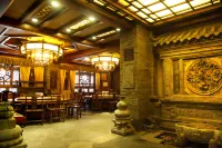 Xinghuacun Hotel - parking