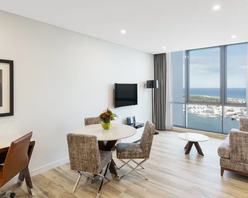 Meriton Suites Southport Rooms Photos