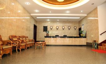 Baiyunlou Hotel (Huangshan Qingxi Road)