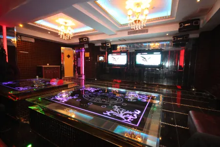 Lingtong Hotel Отели рядом с достопримечательностью «Shengwu Tower»