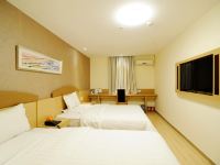 7天连锁酒店(贵阳沙冲路地铁站店) - 高级双床房