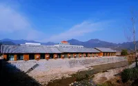 Shuifoshan Hot Spring Resort Hotels near Wangbuwen Former Residence