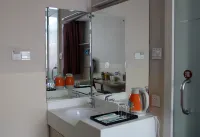 Y-Yuan Guesthouse (Qixia Bus Station) Hotels in Qixia