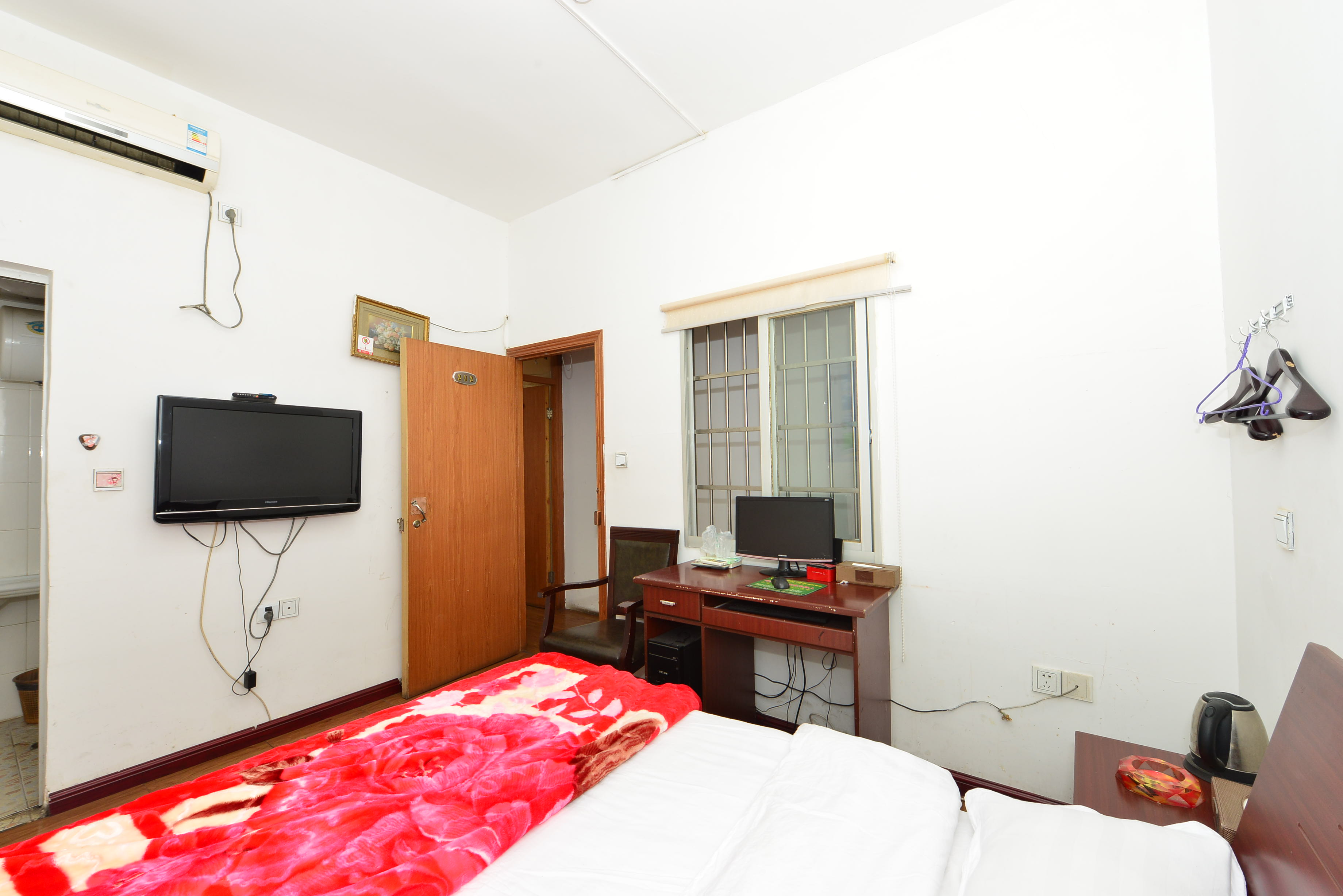 Liangjingjing HotelOver view