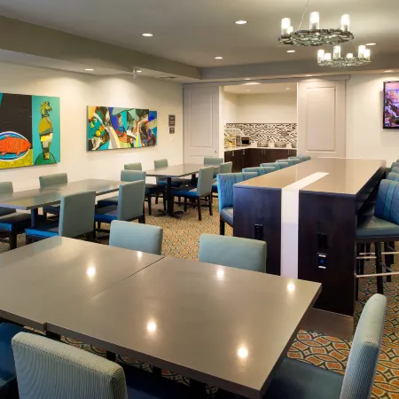 Residence Inn San Diego Del Mar Отели рядом с достопримечательностью «Поле для гольфа Torrey Pines»