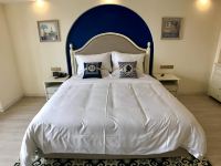 重庆卡洛城市酒店 - 蓝白地中海大床房