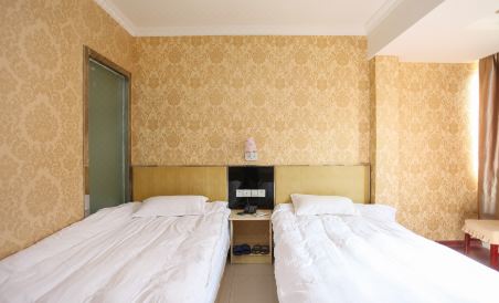 New Sunshine Hotel - Housity
