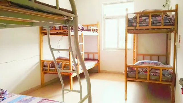 Yanwujia Youth Hostel