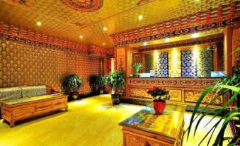 Shengjie Awu Cang Tibetan Theme Hotel