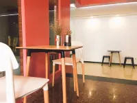 Youyou Home Youth Hostel Dalian