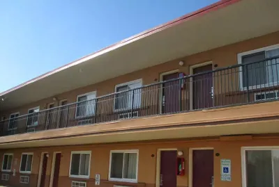 Regal Inn Chicago O'Hare - Franklin Park فنادق في Leyden Township