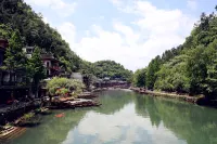 Yanyuting River View Inn