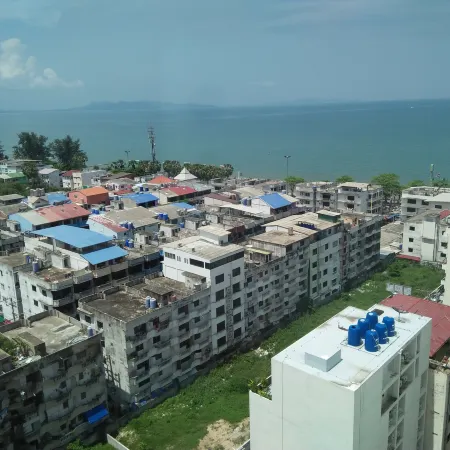 Jomtien Palm Beach Hotel and Resort - Family Friendly