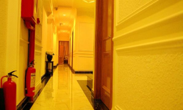 Bin Bin Hotel 10 - Mimosa Near Tan Son Nhat Airport