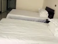 Happy Farmhouse