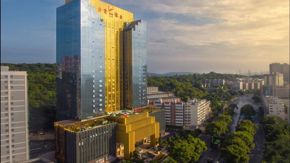 Royale Tower Hotel