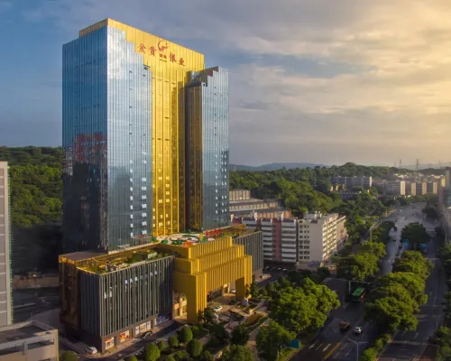 โรงแรมรอแยลทาวเวอร์ โรงแรมในเฉินโจว