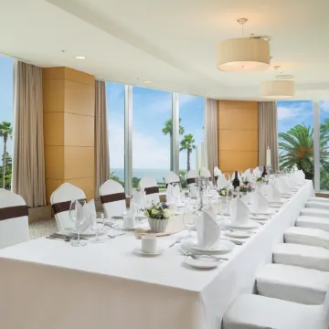 Seogwipo KAL Hotel Отели рядом с достопримечательностью «Водопад Вонан»