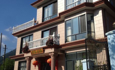 XIU SHUI YA JU HOTEL，LONG QUNA CITY - Housity