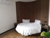 果岭19号酒店(南阳高新店) - 浪漫圆床房
