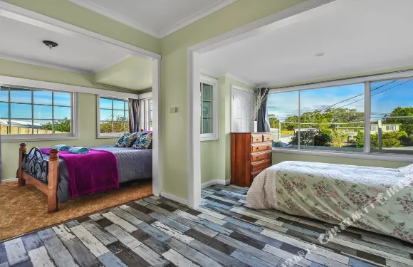 住宿集團 - 韋茅斯逃生