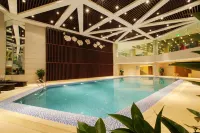 Universal Hotel Urumqi - Pools