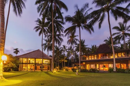 Citakara Sari Villas Отели рядом с достопримечательностью «Candidasa Bali Driver»