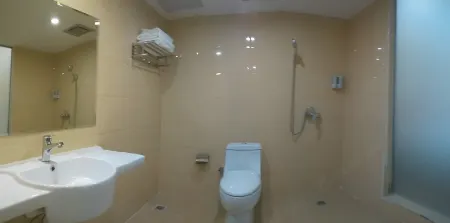 Tiantian Sunshine Hotel (Shuangfeng West bus station)