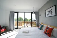 Red House Hotels in Pingtung