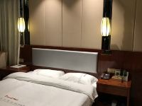 新干华方酒店 - 标准大床房