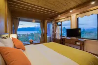 Yingyue Lakeside Inn