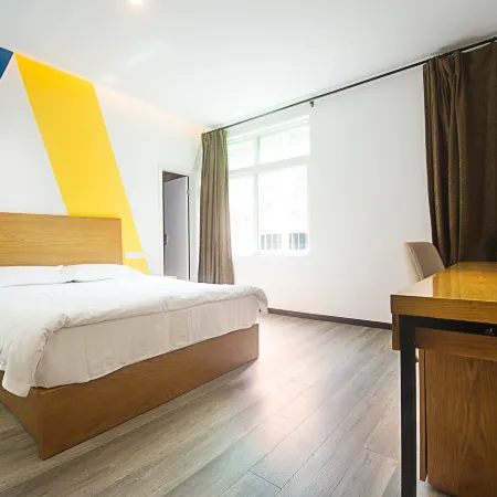 T & Q International Youth Hostel (Siguniang Mountain)