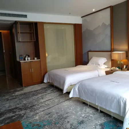 Fufeng Holiday Hotel