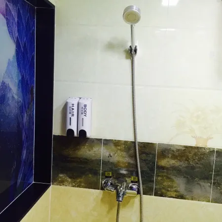 Fangcheng Feite Theme Hotel