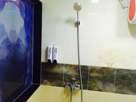 Fangcheng Feite Theme Hotel