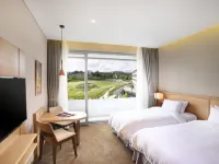 Hidden Cliff Hotel and Nature Hotels near Alive Museum