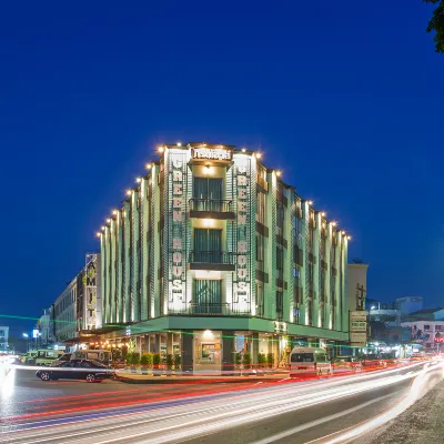 Green House Hotel Hotels near Wat Kaeo Korawaram