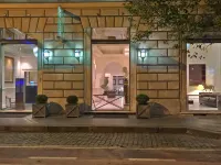 Hotel Isa Hotels near Vigna Stelluti