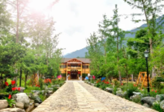 Jixi Jiangnan No.1 Village Muwu Inn