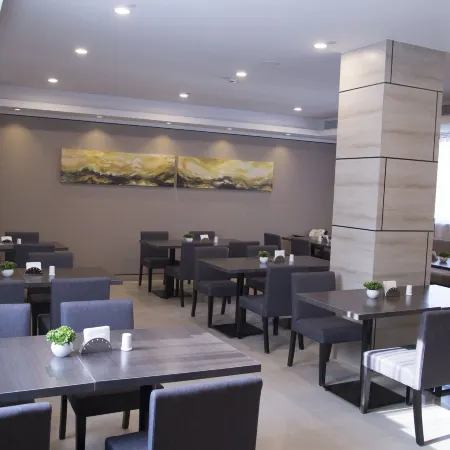 Homeinn Plus Hotels(North Square of Tianyi Pavilion Railway Station, Ningbo)