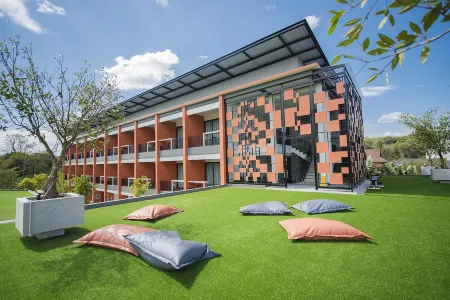 Pimdara Hotel Отели в г. Makham