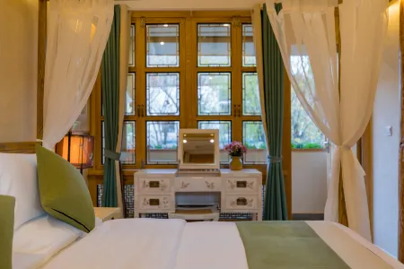 Huawushuang Garden Homestay Отели в г. Лицзян