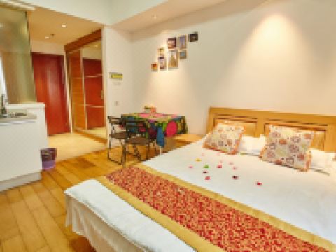 湛宏酒店式公寓(上海万达店) - 温馨房