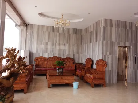 Mindou Hotel (Xinfeng High-speed Rail West Station) Отели рядом с достопримечательностью «Chenyi Square»