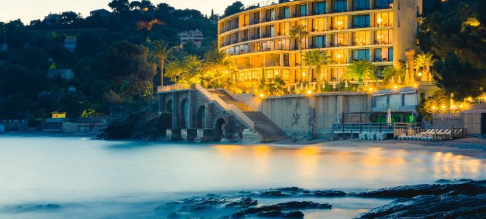 Hôtel le Bailli de Suffren バールのホテル