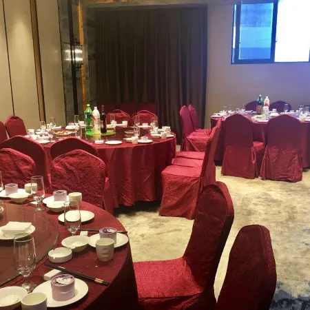 Xingzhou Bay Grand Hotel (Ganzhou Yudu County Changzheng Square)