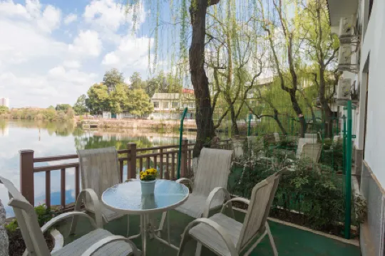 Huadao Holiday Hotel Отели рядом с достопримечательностью «Sancha Lake Scenic Area»